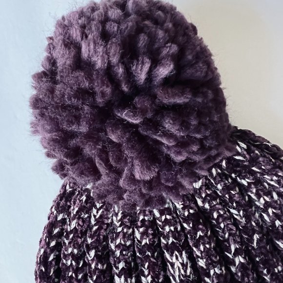 NORDSTROM'S  Pom Pom Beanie Hat & Infinity Scarf Set NWOT - Picture 5 of 6